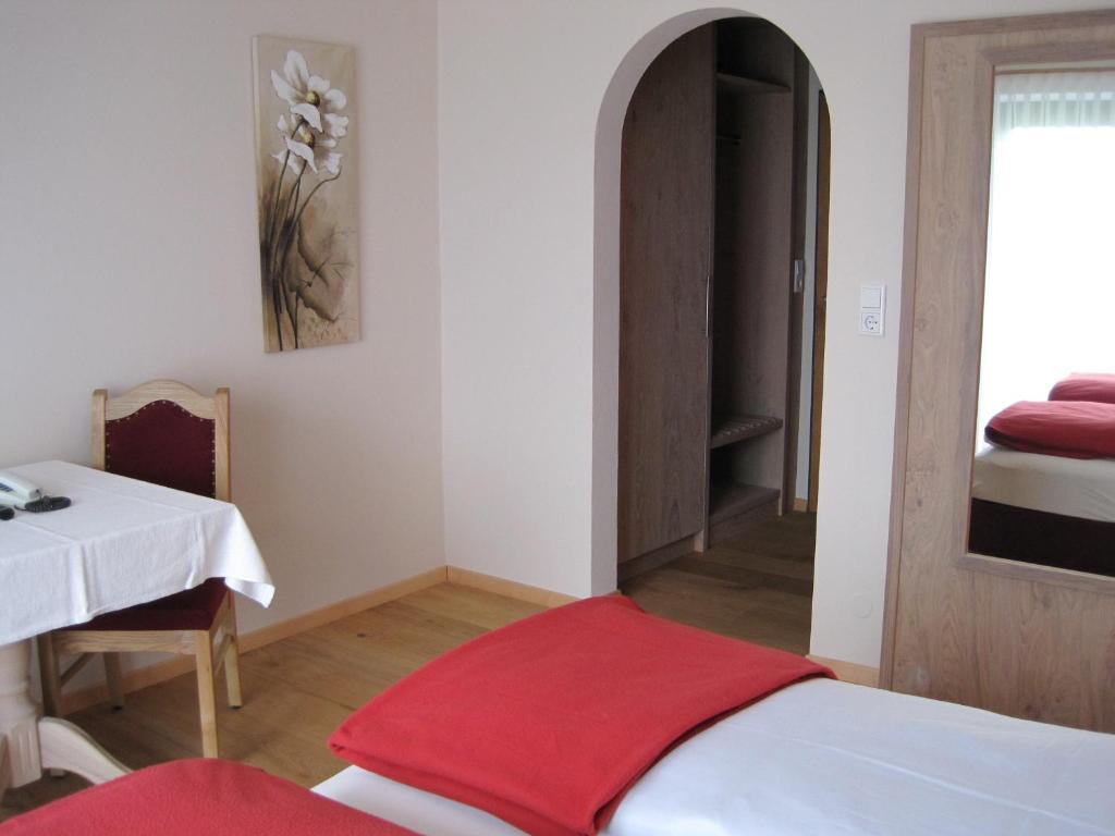 Hotel Zur Schonen Aussicht Übersee Værelse billede